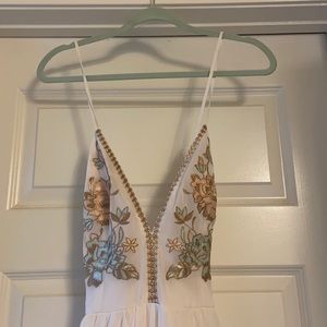 The cutest maxi dress. Worn once - beach wedding.